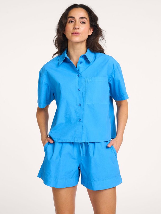 Ontdek de Mara katoenen blouse van By-Bar in de kleur Blauw bij Orangebag. Op werkdagen voor 21:45 besteld, morgen in huis.