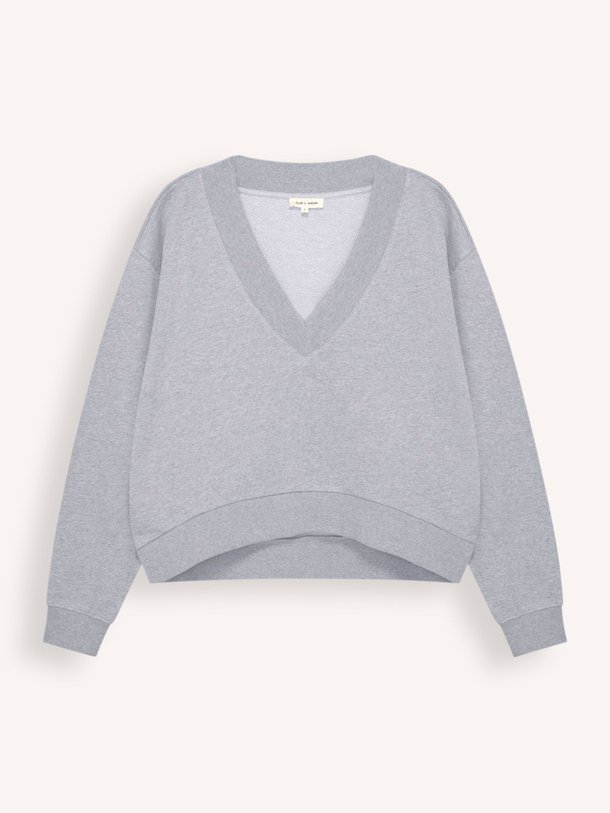 Ontdek de Camila katoenmix sweater van Club L`avenir in de kleur Grijs bij Orangebag. Op werkdagen voor 21:45 besteld, morgen in huis.