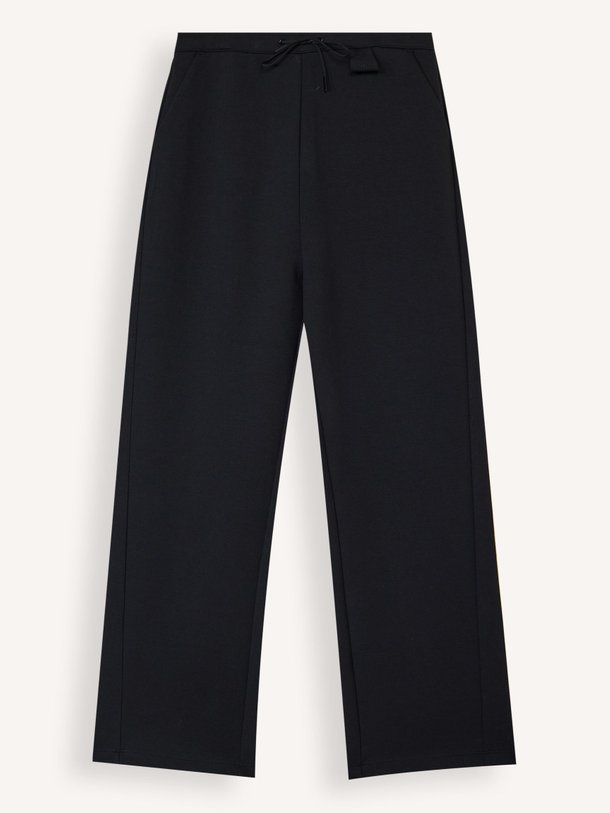 Ontdek de Vespi katoenmix broek van Iro in de kleur Zwart bij Orangebag. Op werkdagen voor 21:45 besteld, morgen in huis.