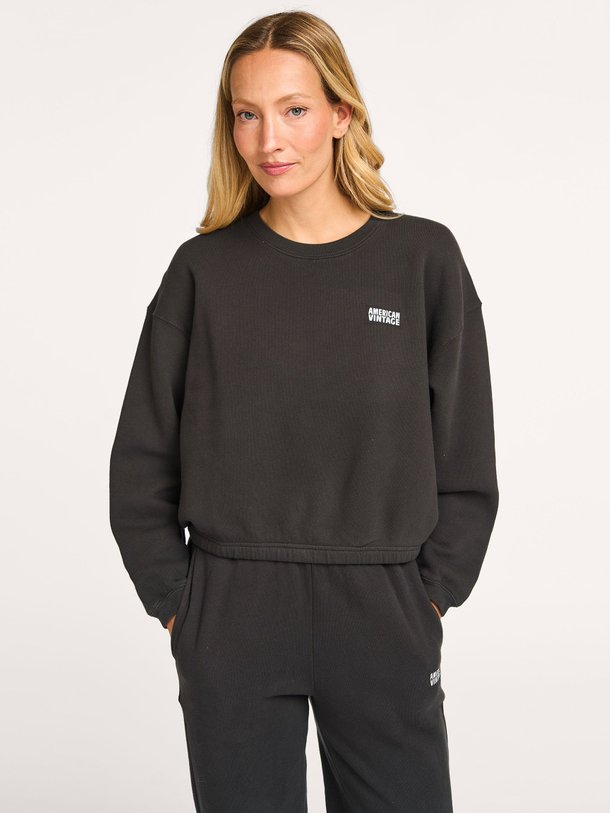 Ontdek de Izubird katoenmix logo sweater van American Vintage in de kleur donkergrijs bij Orangebag. Op werkdagen voor 21:45 besteld, morgen in huis.