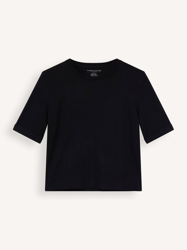 Ontdek de M003 Viscosemix T-shirt van Majestic Filatures in de kleur zwart bij Orangebag. Op werkdagen voor 21:45 besteld, morgen in huis.