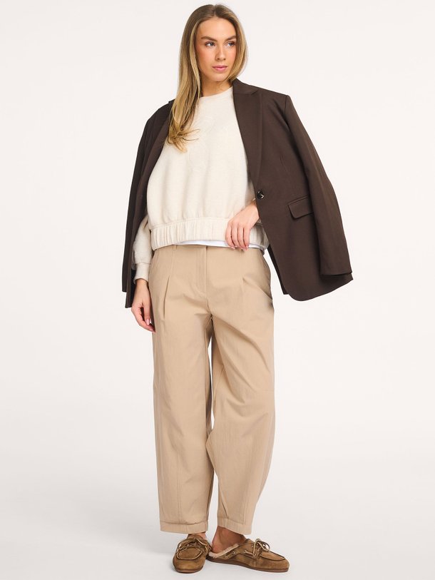 Ontdek de Katoenmix gemêleerde sweater van Summum in de kleur Ecru bij Orangebag. Op werkdagen voor 21:45 besteld, morgen in huis.