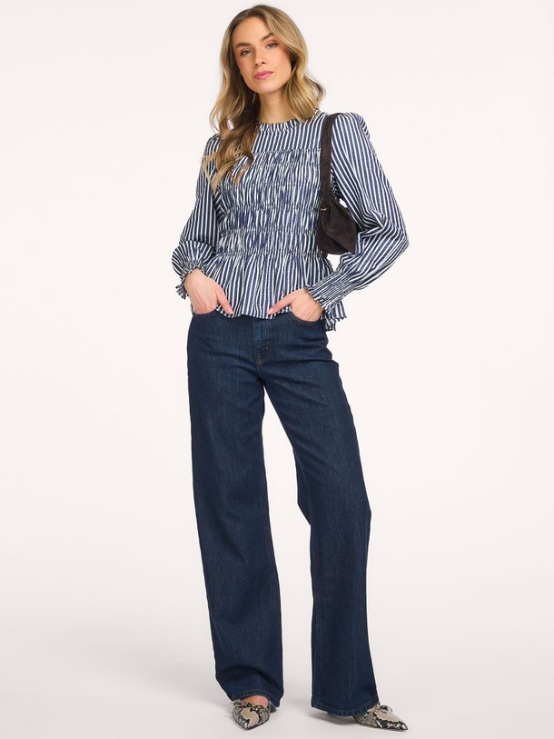 Ontdek de Possa katoenmix gestreepte top van Neo Noir in de kleur Donkerblauw bij Orangebag. Op werkdagen voor 21:45 besteld, morgen in huis.