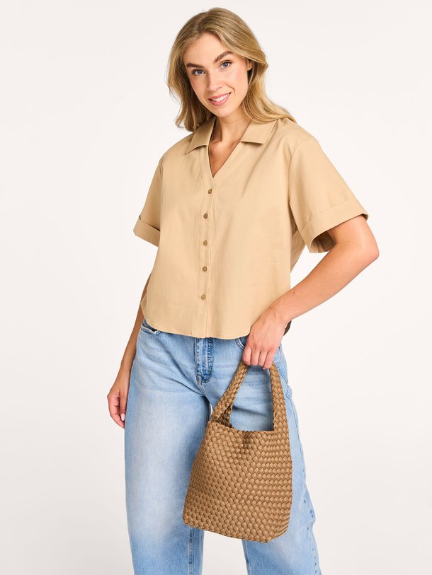 Ontdek de Djenna katoenmix blouse van Studio Anneloes in de kleur zand bij Orangebag. Op werkdagen voor 21:45 besteld, morgen in huis.