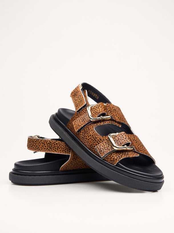 Ontdek de Harper lederen sandalen met ponyhair van Alohas in de kleur cognac bij Orangebag. Op werkdagen voor 21:45 besteld, morgen in huis.