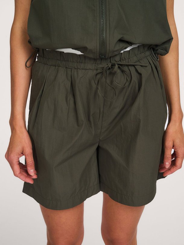 Ontdek de MWMullla Shorts van My Essential Wardrobe bij Orangebag. Op werkdagen voor 21:45 besteld, morgen in huis.