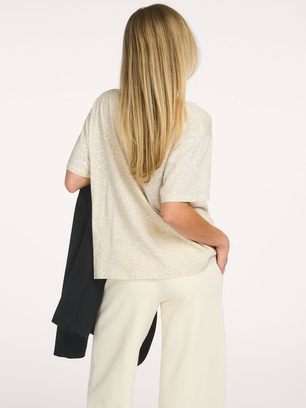 Ontdek de CADE TEE ANINE BING van Anine Bing bij Orangebag. Op werkdagen voor 21:45 besteld, morgen in huis.
