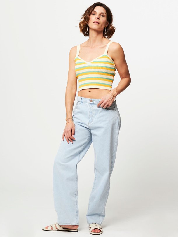 Ontdek de Doris viscosemix gestreepte cropped top van Modstrom in de kleur geel bij Orangebag. Op werkdagen voor 21:45 besteld, morgen in huis.