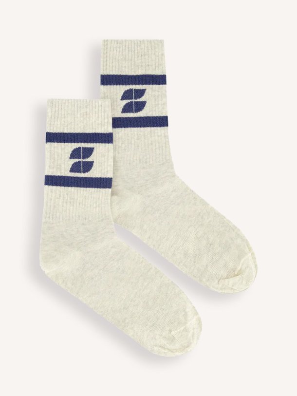 Ontdek de Katoenmix logo sokken van By-Bar in de kleur Donkerblauw bij Orangebag. Op werkdagen voor 21:45 besteld, morgen in huis.