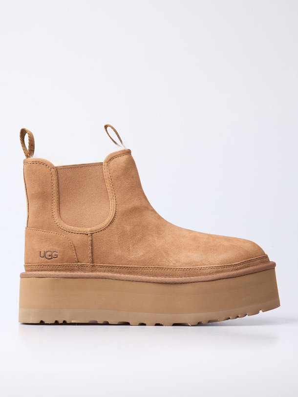 Ontdek de Neumel suède platform chelsea boots van Ugg in de kleur cognac bij Orangebag. Op werkdagen voor 21:45 besteld, morgen in huis.