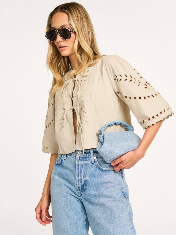 Ontdek de Imeau katoenmix top van Ruby Tuesday in de kleur grijsgroen bij Orangebag. Op werkdagen voor 21:45 besteld, morgen in huis.