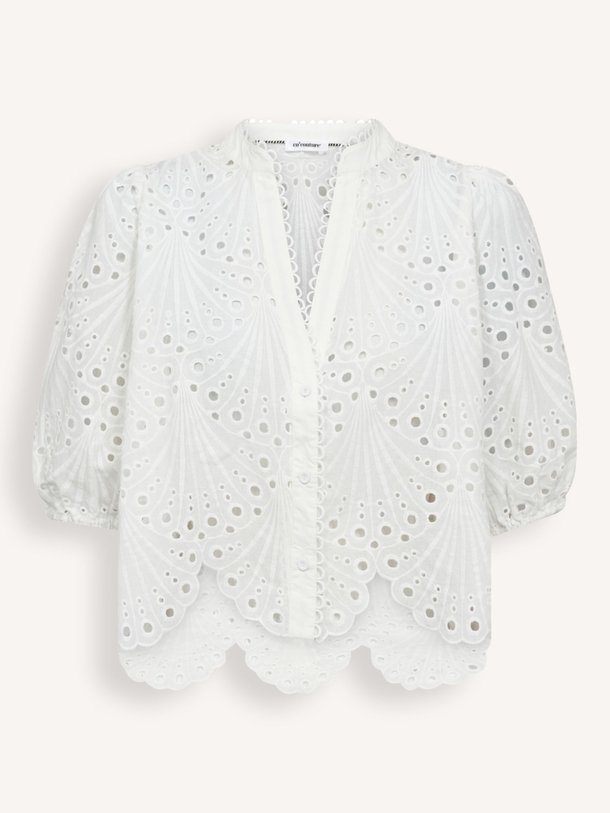 Ontdek de Naya katoenen broderie blouse van Co'Couture in de kleur wit bij Orangebag. Op werkdagen voor 21:45 besteld, morgen in huis.