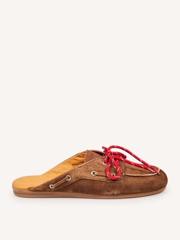 Ontdek de Suède instappers van Posa in de kleur Donkerbruin bij Orangebag. Op werkdagen voor 21:45 besteld, morgen in huis.