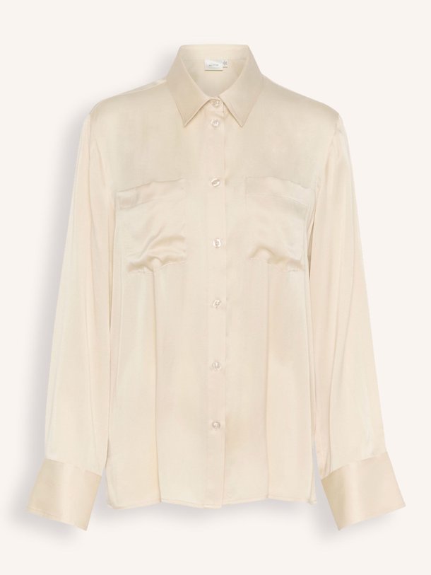 Ontdek de Silke zijden blouse van Gestuz in de kleur champagne bij Orangebag. Op werkdagen voor 21:45 besteld, morgen in huis.