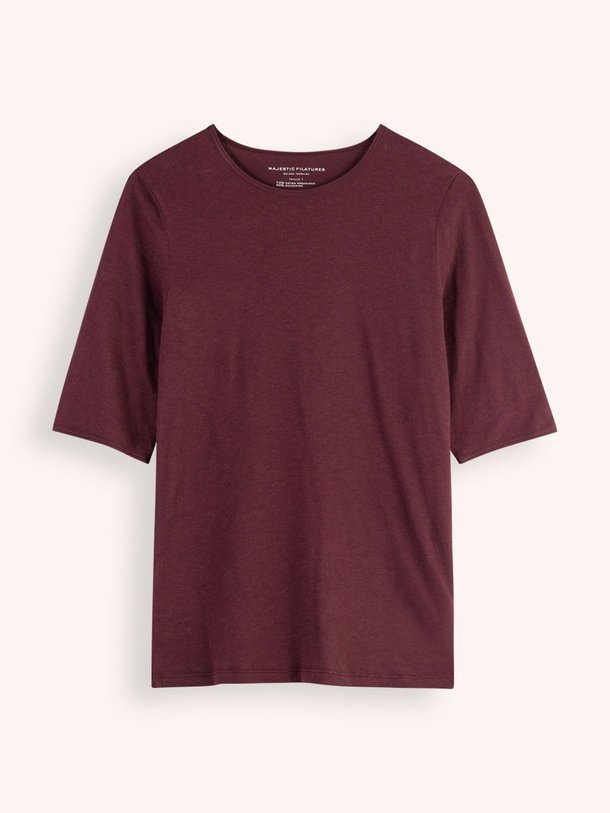 Ontdek de M005 Katoen/cashmeremix T-shirt van Majestic Filatures in de kleur bordeauxrood bij Orangebag. Op werkdagen voor 21:45 besteld, morgen in huis.