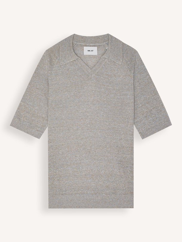 Ontdek de Cale linnen gemêleerde polo van NN.07 in de kleur grijs bij Orangebag. Op werkdagen voor 21:45 besteld, morgen in huis.