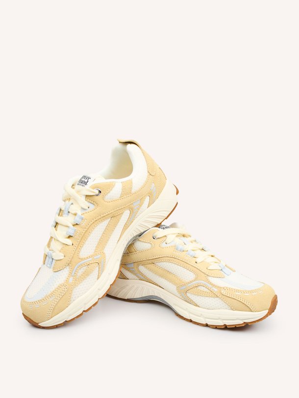Ontdek de The Re-Run suède sneakers met mesh van Mercer Amsterdam in de kleur Geel bij Orangebag. Op werkdagen voor 21:45 besteld, morgen in huis.