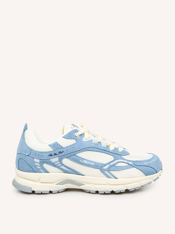 Ontdek de The Re-Run suède sneakers met mesh van Mercer Amsterdam in de kleur Blauw bij Orangebag. Op werkdagen voor 21:45 besteld, morgen in huis.