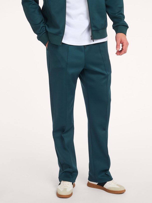 Ontdek de Ballier jersey joggingbroek van Les Deux in de kleur Groen bij Orangebag. Op werkdagen voor 21:45 besteld, morgen in huis.