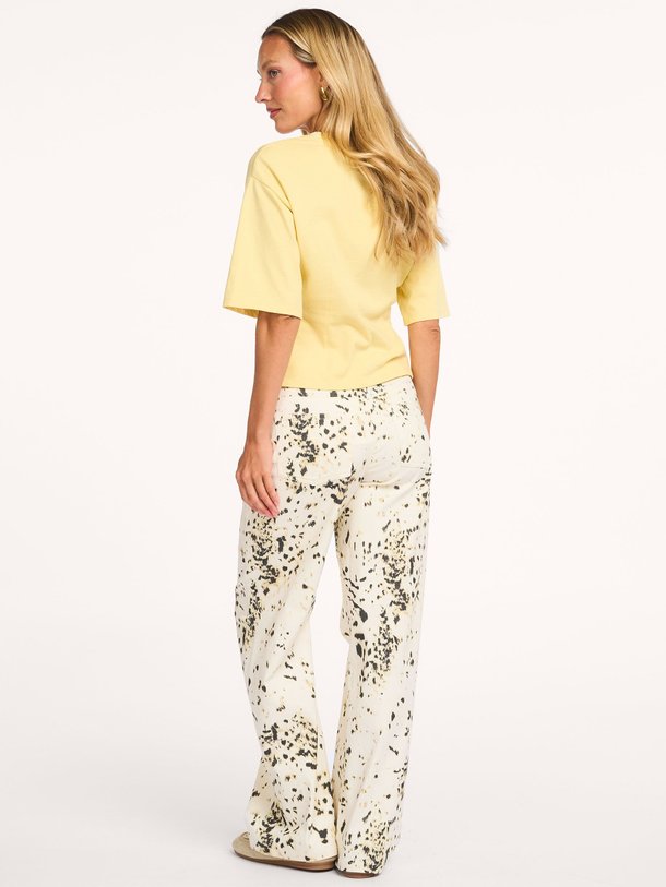 Ontdek de Uliana high waist loose fit jeans met print van Modstrom in de kleur Crème bij Orangebag. Op werkdagen voor 21:45 besteld, morgen in huis.