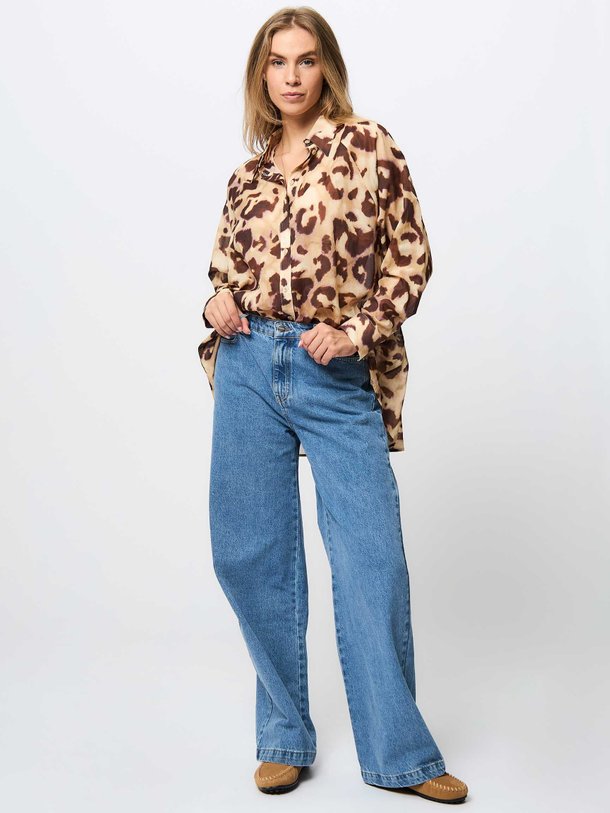 Ontdek de Turmeric organic cotton blouse met dessin van Alchemist in de kleur zand bij Orangebag. Op werkdagen voor 21:45 besteld, morgen in huis.