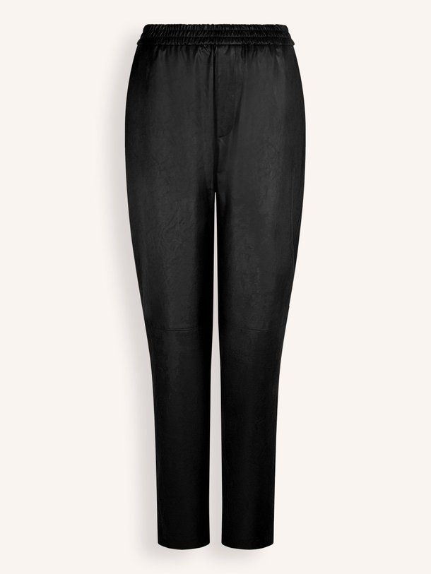 Ontdek de Geza leatherlook broek van Dante 6 in de kleur zwart bij Orangebag. Op werkdagen voor 21:45 besteld, morgen in huis.