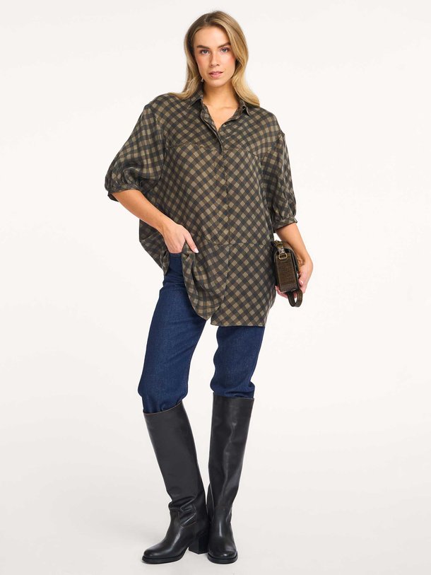 Ontdek de Courtney lyocell geruite doorknoopjurk van Sessun in de kleur Mosgroen bij Orangebag. Op werkdagen voor 21:45 besteld, morgen in huis.