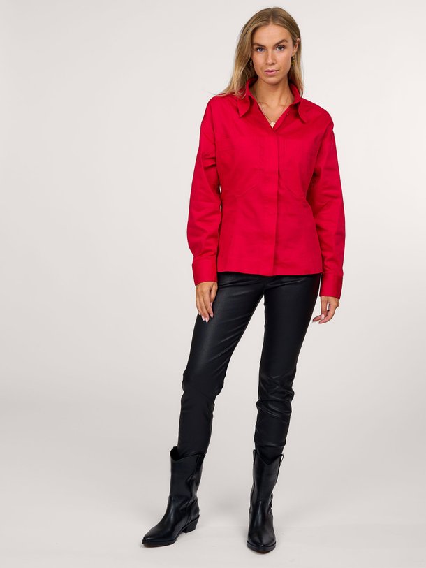 Ontdek de Carmen katoenen blouse van Copenhagen Muse in de kleur rood bij Orangebag. Op werkdagen voor 21:45 besteld, morgen in huis.