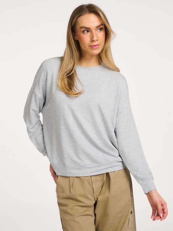 Ontdek de M003 Viscosemix gemêleerde sweater van Majestic Filatures in de kleur Lichtgrijs bij Orangebag. Op werkdagen voor 21:45 besteld, morgen in huis.