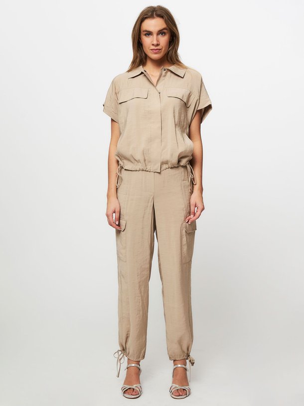 Ontdek de Aesthetic modalmix cargo broek van Dante 6 in de kleur zand bij Orangebag. Op werkdagen voor 21:45 besteld, morgen in huis.