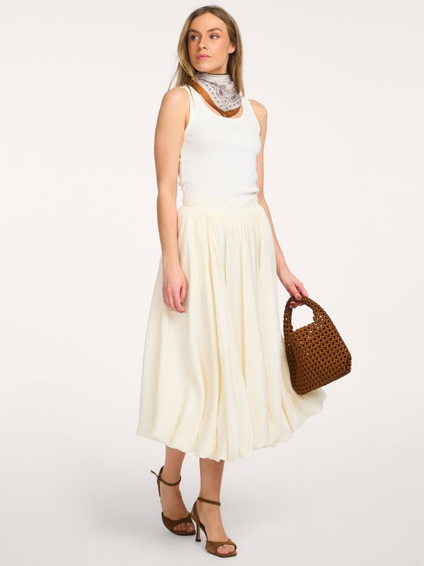 Ontdek de Aura viscosemix balloon rok van Co'Couture in de kleur Off-white bij Orangebag. Op werkdagen voor 21:45 besteld, morgen in huis.