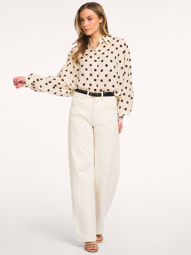 Ontdek de Antonia katoenen blouse met stippen van So Sue in de kleur Ecru bij Orangebag. Op werkdagen voor 21:45 besteld, morgen in huis.