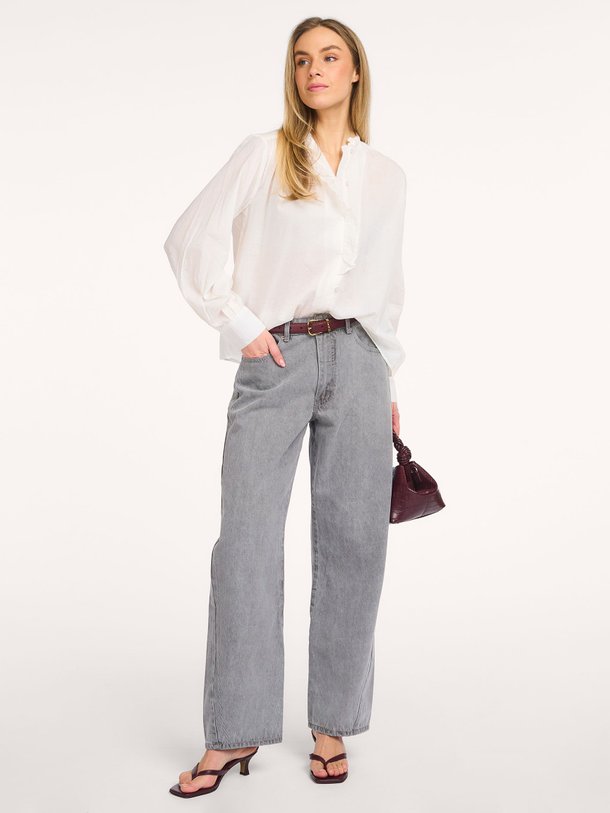 Ontdek de Valencia mid waist barrel fit jeans van Sofie Schnoor in de kleur Grijs bij Orangebag. Op werkdagen voor 21:45 besteld, morgen in huis.