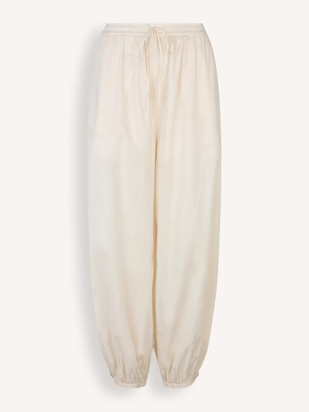 Ontdek de Avida Trousers van Second Female bij Orangebag. Op werkdagen voor 21:45 besteld, morgen in huis.