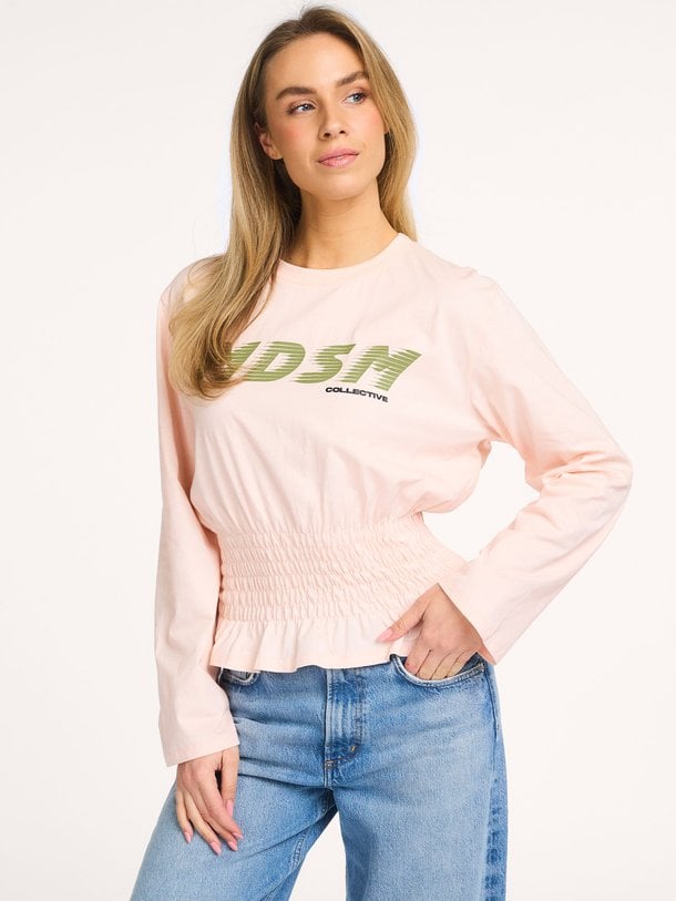 Ontdek de Bari organic cotton T-shirt met print van Modstrom in de kleur Lichtroze bij Orangebag. Op werkdagen voor 21:45 besteld, morgen in huis.