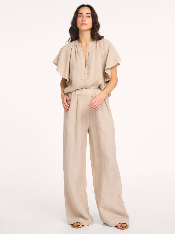 Ontdek de Benji linnen broek van By-Bar in de kleur Zand bij Orangebag. Op werkdagen voor 21:45 besteld, morgen in huis.