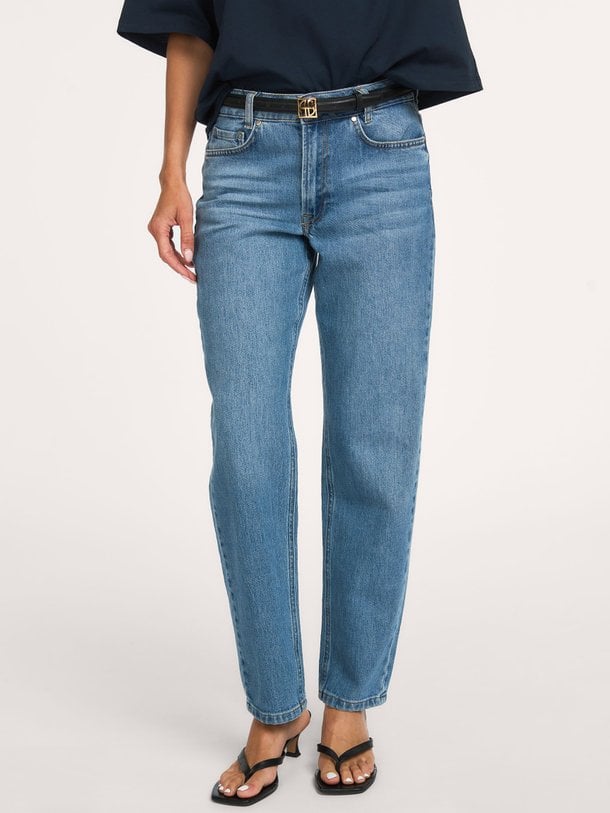My Essential Wardrobe The Mommy - High Waist Straight Fit Stretch Jeans - Blauw Ontdek de The mommy high waist straight fit stretch jeans van My Essential Wardrobe in de kleur blauw bij Orangebag. Op werkdagen voor 21:45 besteld, morgen in huis.