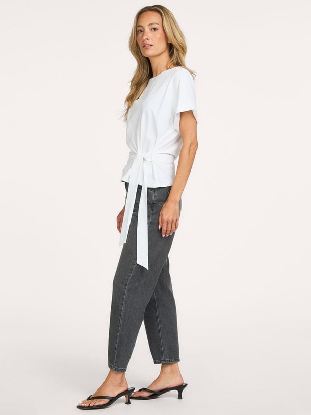 My Essential Wardrobe The Mommy - High Waist Tapered Fit Stretch Jeans - Donkergrijs Ontdek de The Mommy high waist tapered fit stretch jeans van My Essential Wardrobe in de kleur donkergrijs bij Orangebag. Op werkdagen voor 21:45 besteld, morgen in huis.