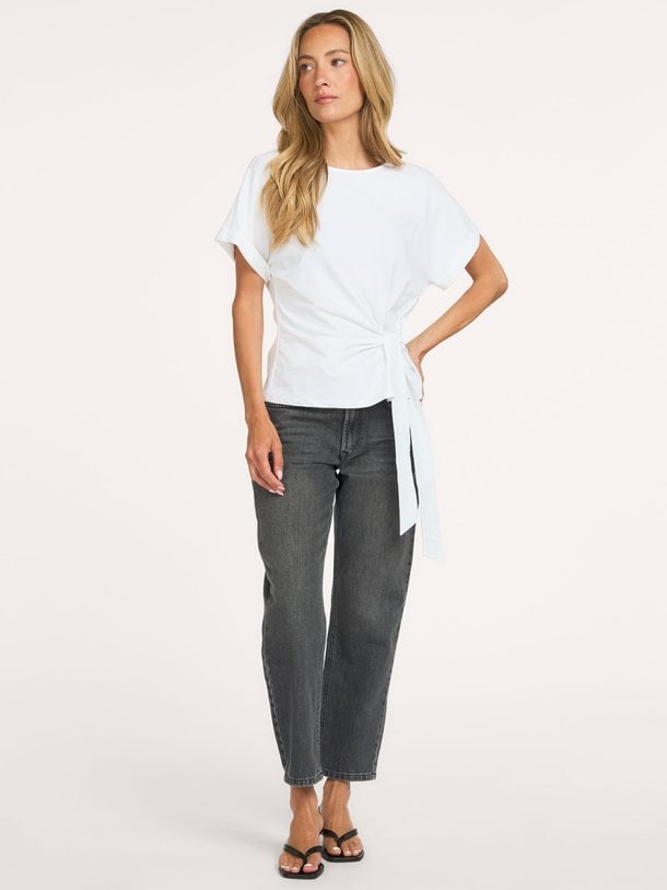 My Essential Wardrobe The Mommy - High Waist Tapered Fit Stretch Jeans - Donkergrijs Ontdek de The Mommy high waist tapered fit stretch jeans van My Essential Wardrobe in de kleur donkergrijs bij Orangebag. Op werkdagen voor 21:45 besteld, morgen in huis.