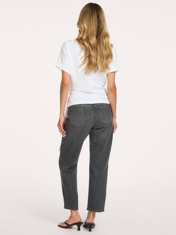 My Essential Wardrobe The Mommy - High Waist Tapered Fit Stretch Jeans - Donkergrijs Ontdek de The Mommy high waist tapered fit stretch jeans van My Essential Wardrobe in de kleur donkergrijs bij Orangebag. Op werkdagen voor 21:45 besteld, morgen in huis.