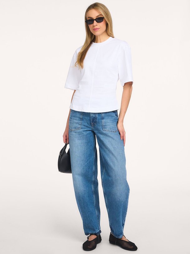 Ontdek de Sadisas organic cotton T-shirt van Samsoe Samsoe in de kleur Wit bij Orangebag. Op werkdagen voor 21:45 besteld, morgen in huis.