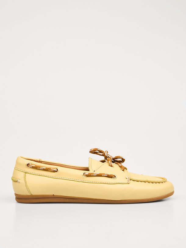 Ontdek de Kimana lederen loafers van Toral in de kleur Geel bij Orangebag. Op werkdagen voor 21:45 besteld, morgen in huis.
