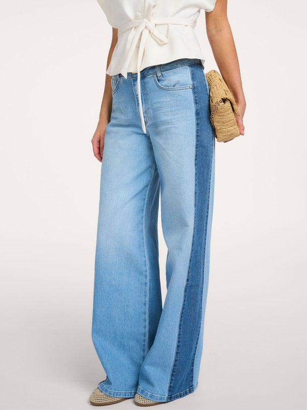 Ontdek de Lise high waist wide leg stretch jeans van My Essential Wardrobe in de kleur Lichtblauw bij Orangebag. Op werkdagen voor 21:45 besteld, morgen in huis.