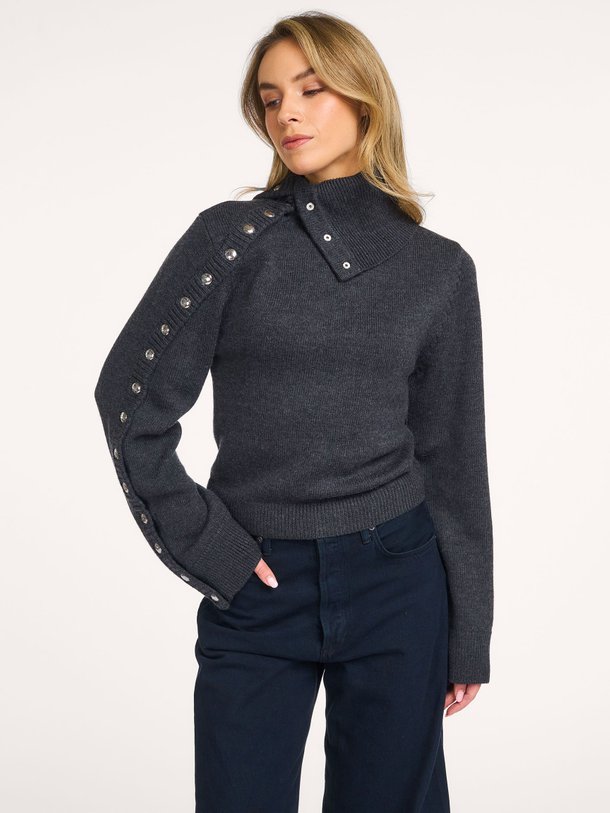 Ontdek de Konie wollen coltrui van Iro in de kleur Donkergrijs bij Orangebag. Op werkdagen voor 21:45 besteld, morgen in huis.