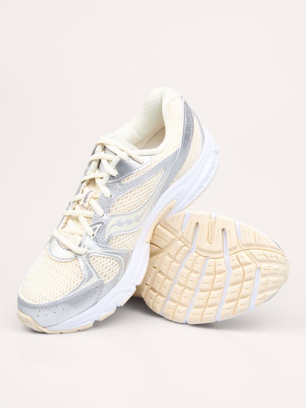 Ontdek de Ride Millennium mesh metallic sneakers van Saucony in de kleur zilverkleur bij Orangebag. Op werkdagen voor 21:45 besteld, morgen in huis.