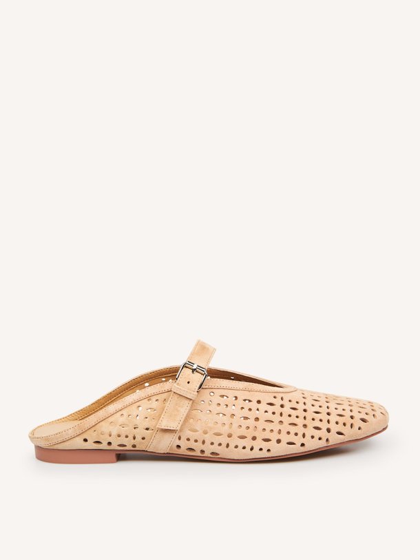 Ontdek de Maia suède instappers van Bibi Lou in de kleur Beige bij Orangebag. Op werkdagen voor 21:45 besteld, morgen in huis.