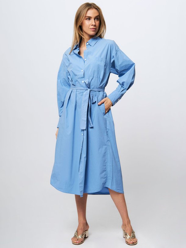 Ontdek de Organic cotton poplin doorknoopjurk van Zenggi in de kleur blauw bij Orangebag. Op werkdagen voor 21:45 besteld, morgen in huis.