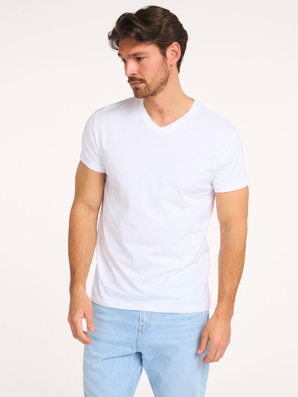 Samsoe Samsoe Kronos - Jersey V-Neck T-Shirt - Wit Ontdek de Kronos jersey V-neck T-shirt van Samsoe Samsoe in de kleur wit bij Orangebag. Op werkdagen voor 21:45 besteld, morgen in huis.