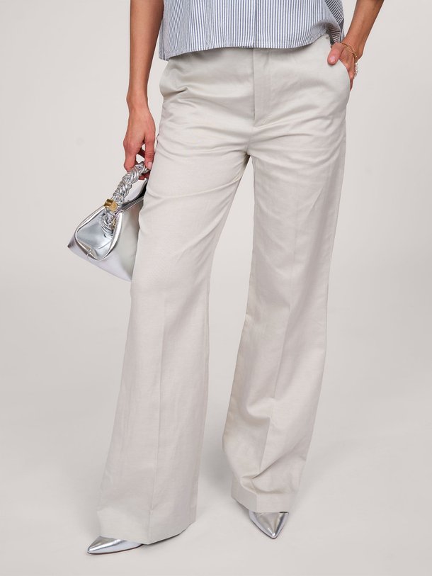 Ontdek de Argue linnemix pantalon van Drykorn in de kleur lichtgrijs bij Orangebag. Op werkdagen voor 21:45 besteld, morgen in huis.