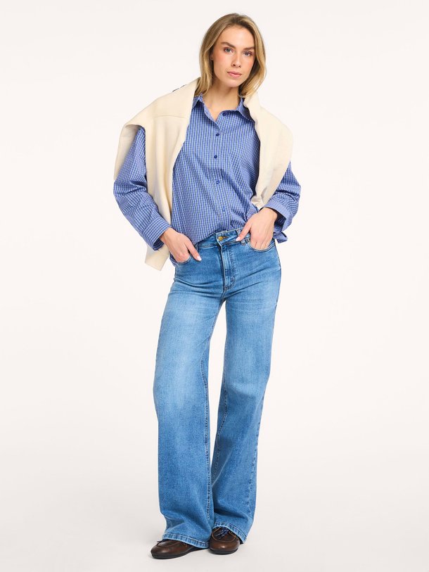 Ontdek de Palazzo mid waist loose fit stretch jeans van Lois in de kleur Blauw bij Orangebag. Op werkdagen voor 21:45 besteld, morgen in huis.
